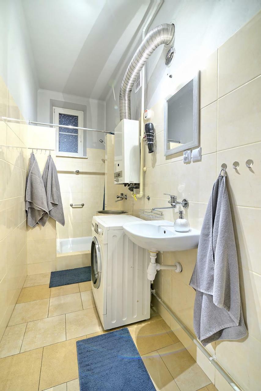 Luxury Retro Apartment, City Center, Wifi Krakau Buitenkant foto